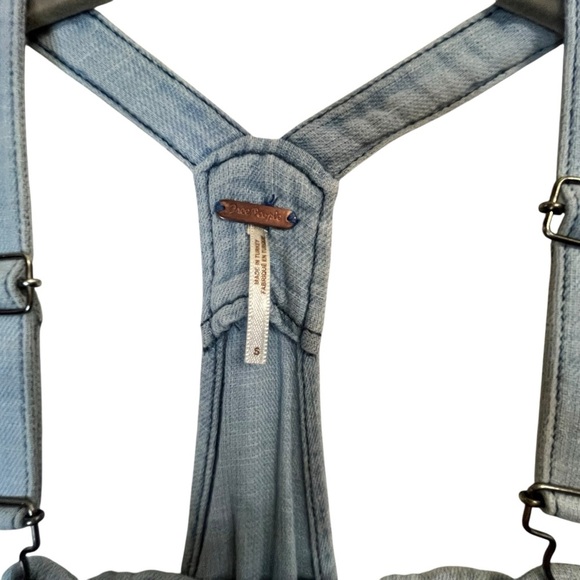 Free People Distressed Linen
Bib Overalls Chambray Cropped Boho Relaxed Fit SZ S - Picture 5 of 15